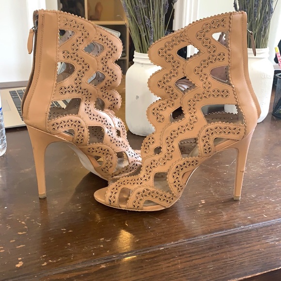 - LEATHER ZARA ZIP HEEL - - Picture 1 of 6